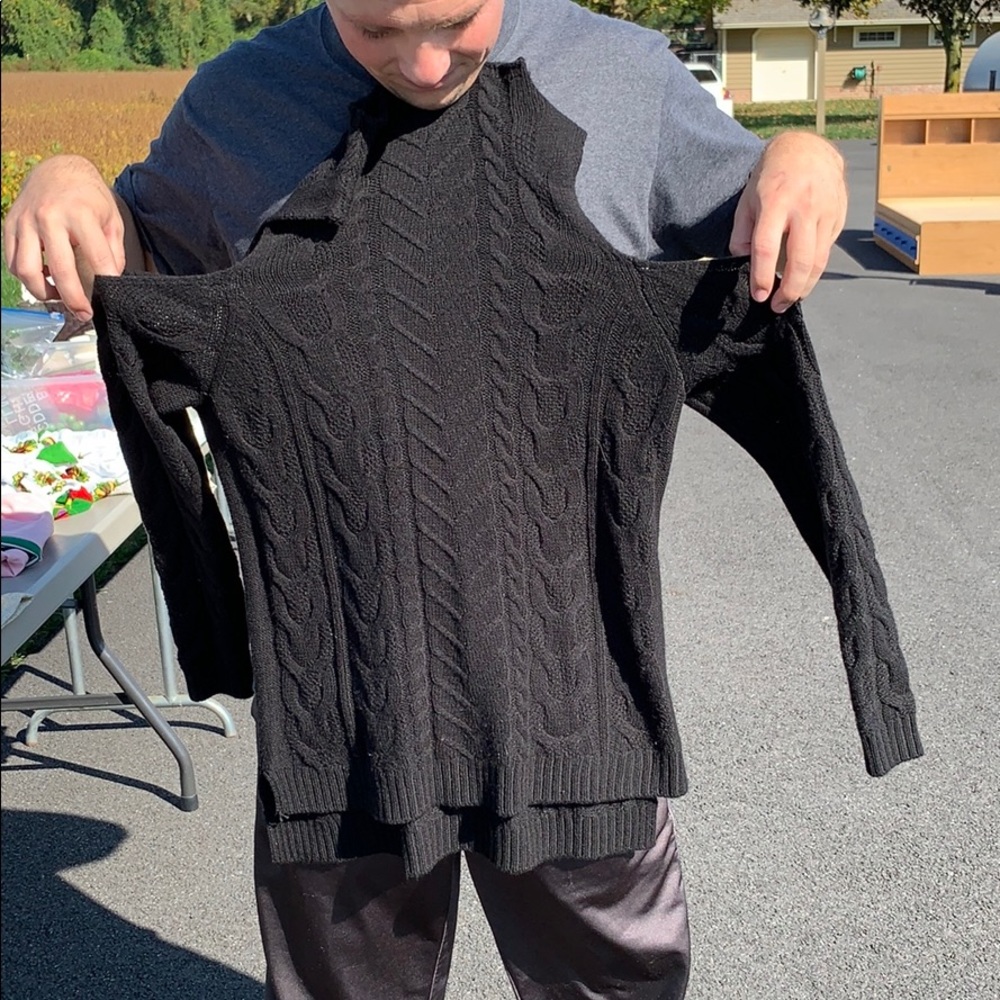 No Shoulder sweater